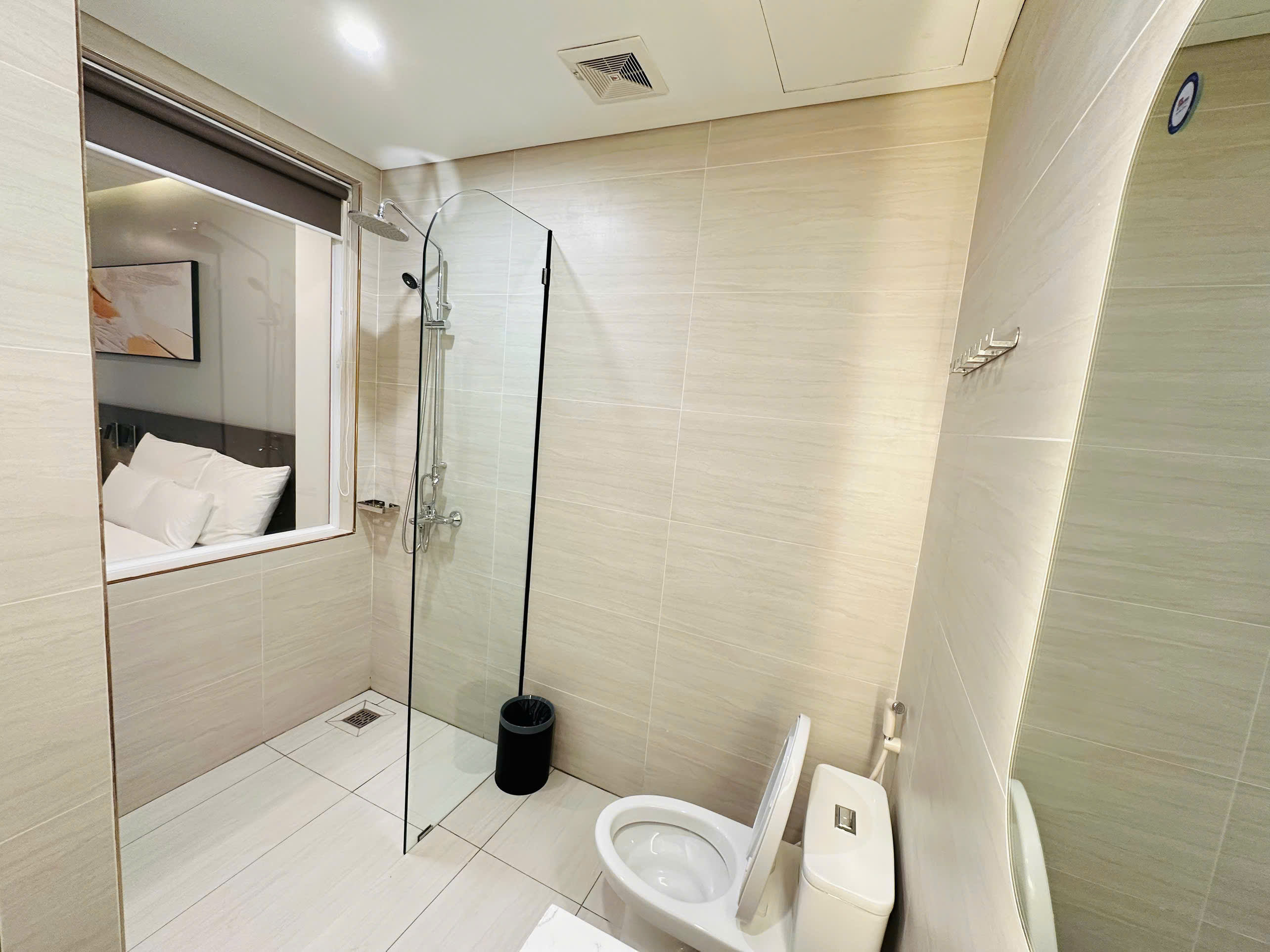 Room Image 1